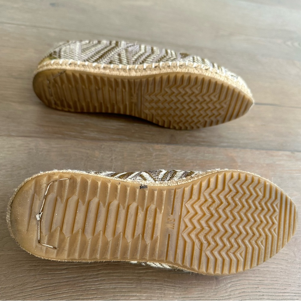 Stuart Weitzman Mettalic Espadrilles, Size 4.5 - image 5